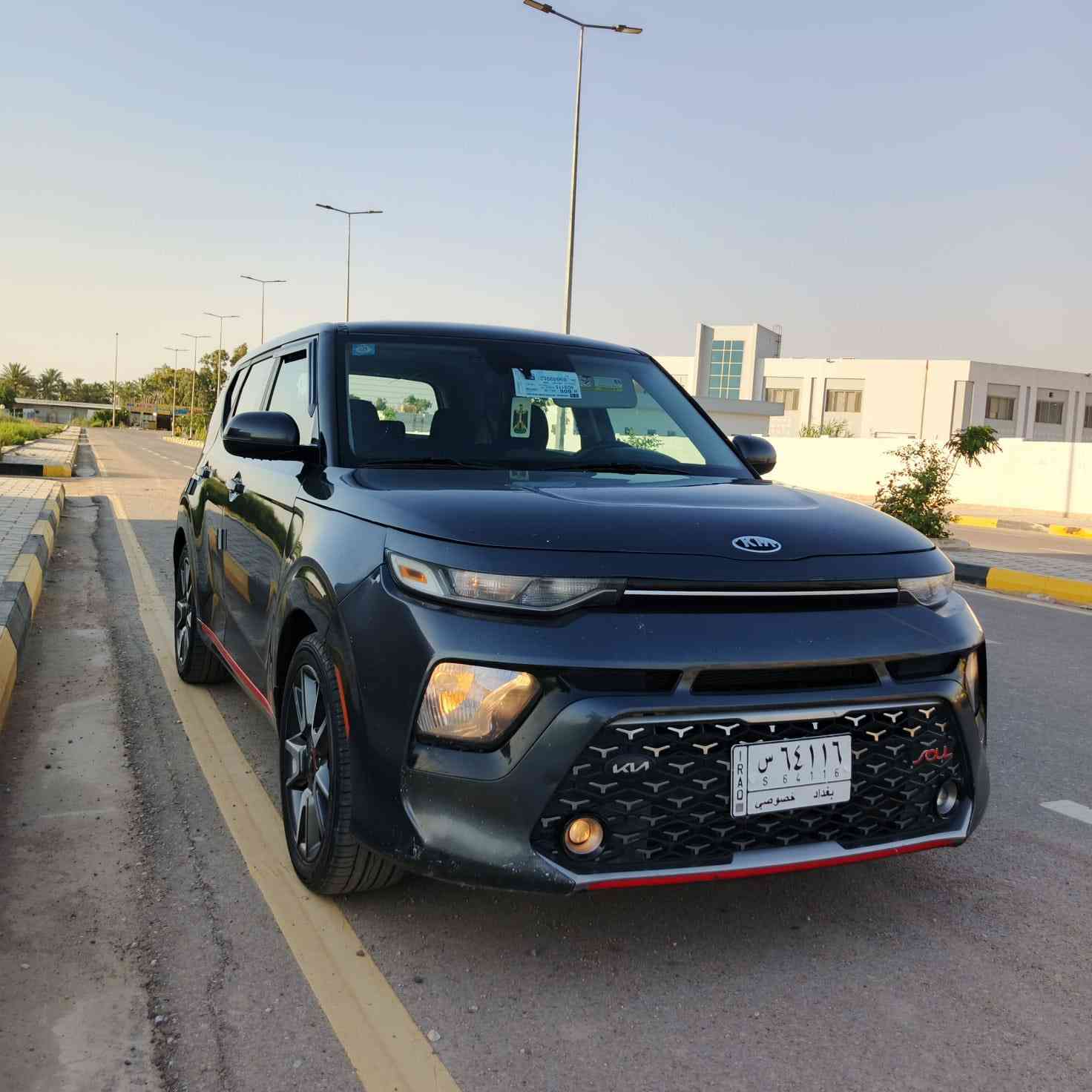 السلام عليكم صول للبيع السعر 105 وبيها مجال 2020 مكينه 2000 دوش مكان السياره عزيزيه لسياره بيها صبغ حزام سياره جاهزه من كلشي اي نقص مابيها ***********
