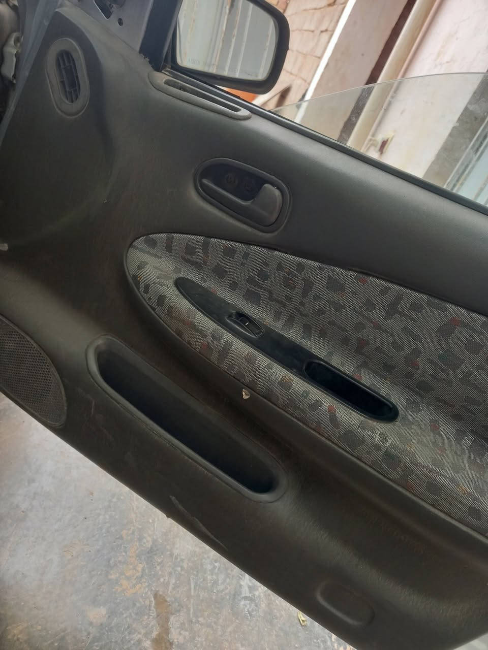 سلام عليكم كيه سيفيه للبيع مديل 93هاذه رقمي *********** سنويه صاقطه رقم بغداد
