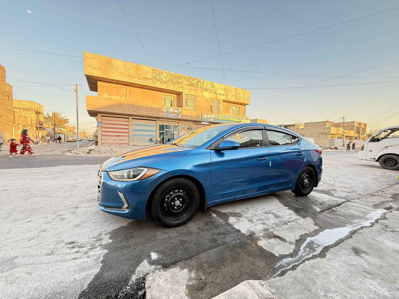 سلام عليكم
النترا مديل 2017 وارد امريكي حادث بس بنيد بدون دواخل كفاله لا شاصي ولا لغد فول من عده الفتحه سياره جديده ماشالله 🧿مواصفات 
بصمه تشغيل 
بصمه ابواب 
رادار امامي وخلفي 
رادار جانبي 
كامره 
كشنات تتفئه تبريد 
مكينه دوش 
كير اي تي 
تبريد ثلج 
سياره خير من الله 🪬
مكان السياره بغداد اتصل وبيك خير ودلل ***********
