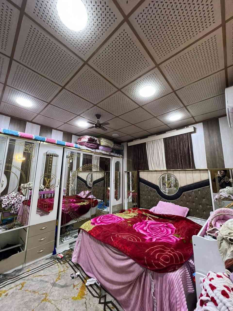 دار للبيع
مساحه بل سند 150طابو زراعي سند 25 
واقع حال 167 بناء نضيف
مكان :كريطعه فرع الجامع قريب عليه
 يحتوي على غرفتين ومطبخ وصاله وكلدور وحمامات وكراج سياره وبره محل مفلش شارعه عريض 
السعر :65 وبي مجال
للاستفسار اكثر :***********
                      ***********
