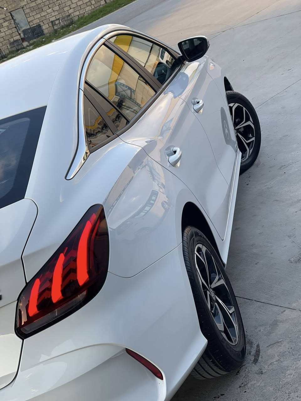 ئيمجي جيتي موديل ٢٠٢٥ گير عادي ته نها ١٣ هه زار روشتوه بوياخ ته نك ساردو بوياخي نيه شاشه و كاميرا تحديد سرعه بصمه دوو بصمه ي بيلاد ته نها دوو روني گوردراوه له موتل نرخي ١٠٠ گه لاو كه ميك معامه له
ژ.م ***********
