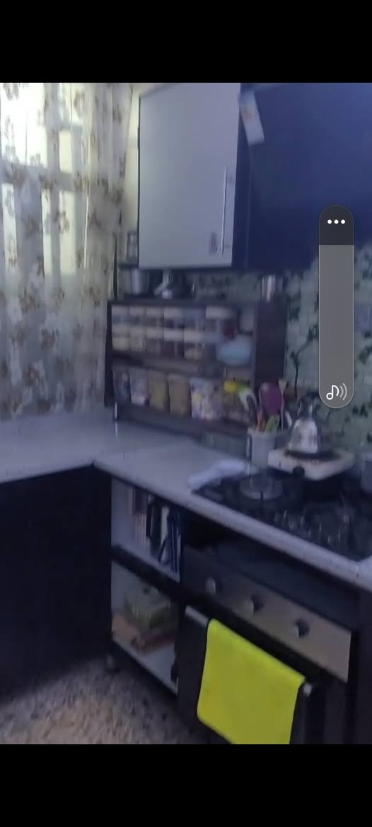 كاونترات الابواب بيها اضرار وياها طباح واوفن ومايكرو بسعر ٧٥٠ طالبيه ***********
