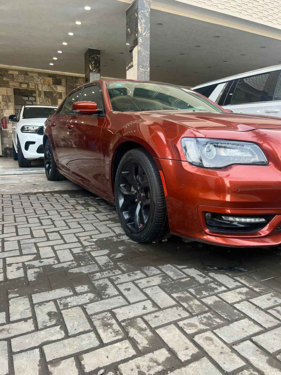 السلام عليكم أوباما موديل 21اصل رقم واسط بيهه جاملغ مبدل امامي فقط بدون ايرباك بدون دواخل فول مواصفات عده الفتحه بجم عريض السعر 265 وبيهه مجال للاتصال ***********ابومصطفى

