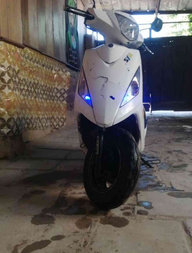 السلام عليكم 
دراجة سيام جي تي طافية للبيع ، بدن + كفر + كهربائيات كلها نظيفة 
٣٥٠ وبيها مجال .. 
***********
