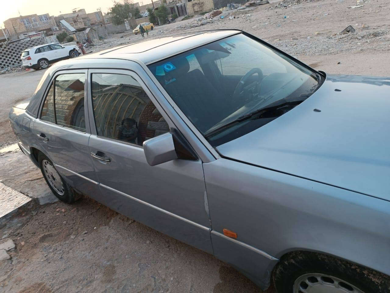 مارسيدس دب موديل 91
رقم بغداد  انكليزي بأسمي  سنويه جديده 
تخم تاير .. مصبوغه عام جماليه بدون أي ضربه 
قواعد دبل سليمات 
كهربائيات شغاله 
تبريد جاهز 
مكينه  وكير 2500 كفاله 
حداديه نص عمر 
الشراي يتصل وبالخدمه 
السعر ... 55 وبيها مجال 
مكان..   الناصرية/الشطره  ***********
