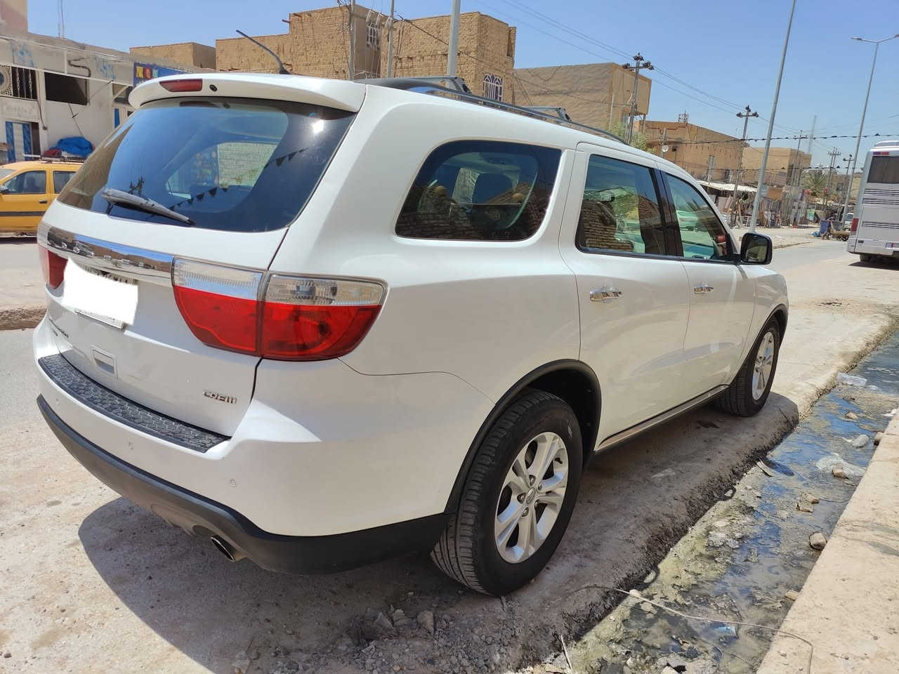 دورنكو فئه كرو موديل ٢٠١٣ هيمي بسمي الرقم بغداد خليجي فول السيارة ومكفولة ماعدا بارد  قليل السعر ١٩٠ وبيها مجال قليل مكان السيارة الديوانية غماس للتواصل ***********
