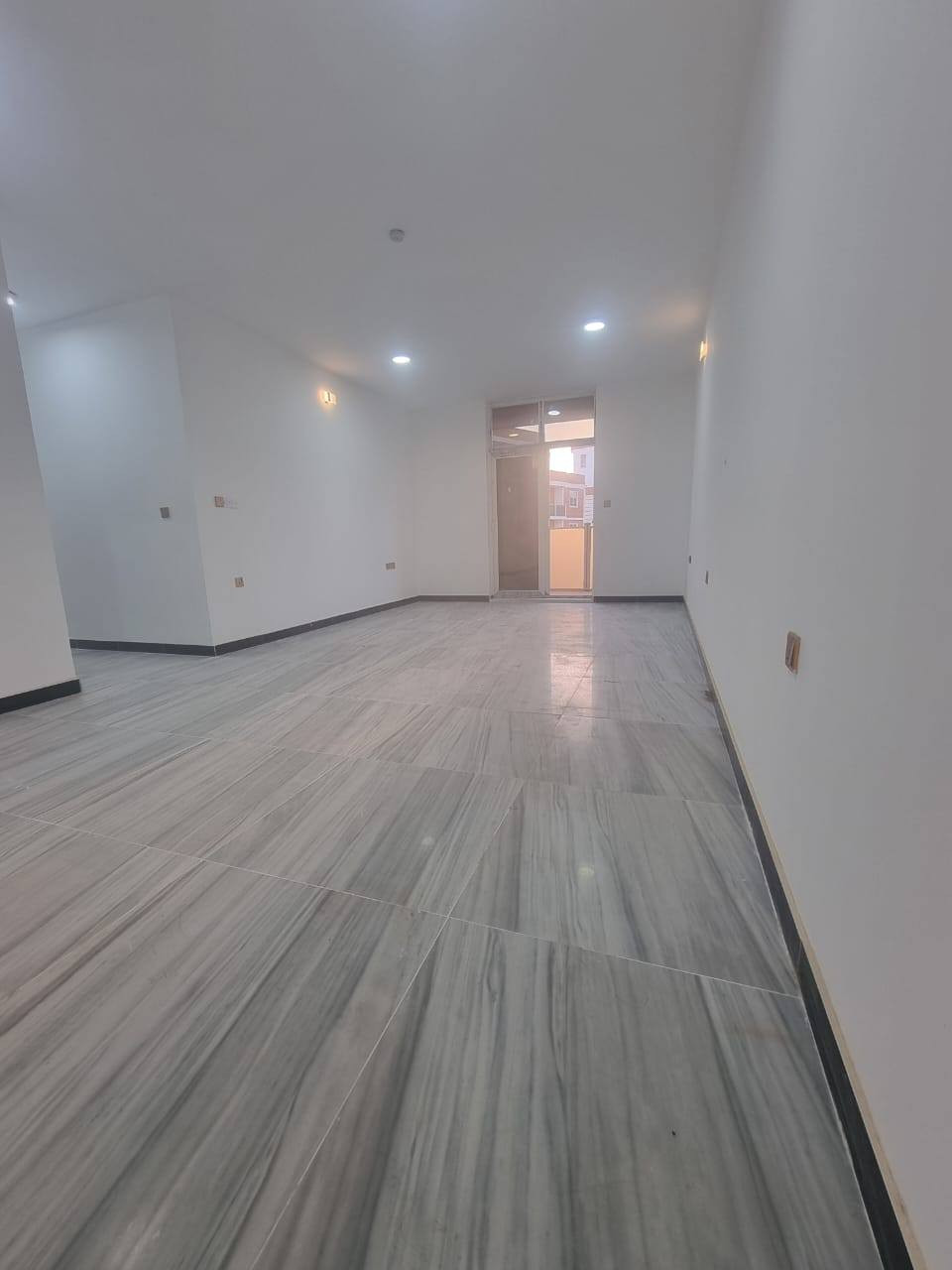 انسب سعر واجمل اطلاله 
شقه للبيع في مجمع ايادي الكاظميه 
بسعر مناسب جدا ومن المالك وبدون دلاليه
مساحه ١٤٥ متر 
غرفتين نوم أحدهما ماستر 
حمامين 
مطبخ 
بلكونه 
صاله كبيره 
شقه جديده غير مسكونه من قبل  
البيع كاش من غير أقساط 
المجمع جاهز من كل الخدمات والمدارس والروضه والسوبرماركت 
الشقه اطلاله مميزه جدا على الحدائق والنافوره 
للاستفسار ***********
