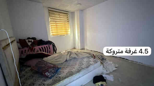 *********** تحية طيبة توفر لدينا بيت للبيع مساحة220م طابوق البيت طابقين يحتوي طابق الاول على غرفتين نوم وصاله ومطبخ وديوان وكراج وصحيات الطابق الثاني بي شقين شقه الاوله بيهه غرفتين نوم ومطبخ وحمام شقه الثانيه بيهه غرفه واحده وصاله ومطبخ وحمام البيت جاهز وبي درج خارجي وداخلي العنوان ابي خصيب ابو الجوزي وطريق الثاني من البهادريه وطريق الثالث من معمل ثلج الامي من طريق الفوك يبعد عن شارع الفوك كيلوين نوع العقار طابو زراعي بسم عراقي سعر 110قابل لتفاوض الاستفسار ***********
