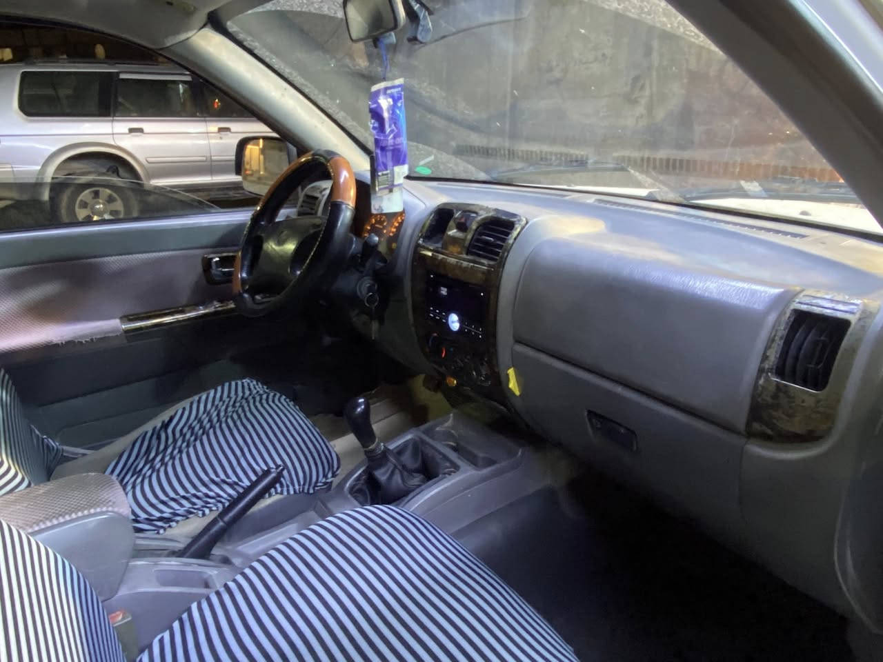 السلام عليكم
بيكب جانبي صيني موديل ١٤ كفاله من الكص 
مكينه كير حداديه كفاله
سياره ماشيه ٧٧ الف حقيقي كلش جديده ونظيفه
تبريد ثلج ويه السويج 
البدي جديد لا ضربه ولا شخط
حداديه جديده تخم تاير جديد
كهربائيات كلها شغاله  
عنوان محافظة ميسان 
سعر ٣٤ ورقه 
***********
