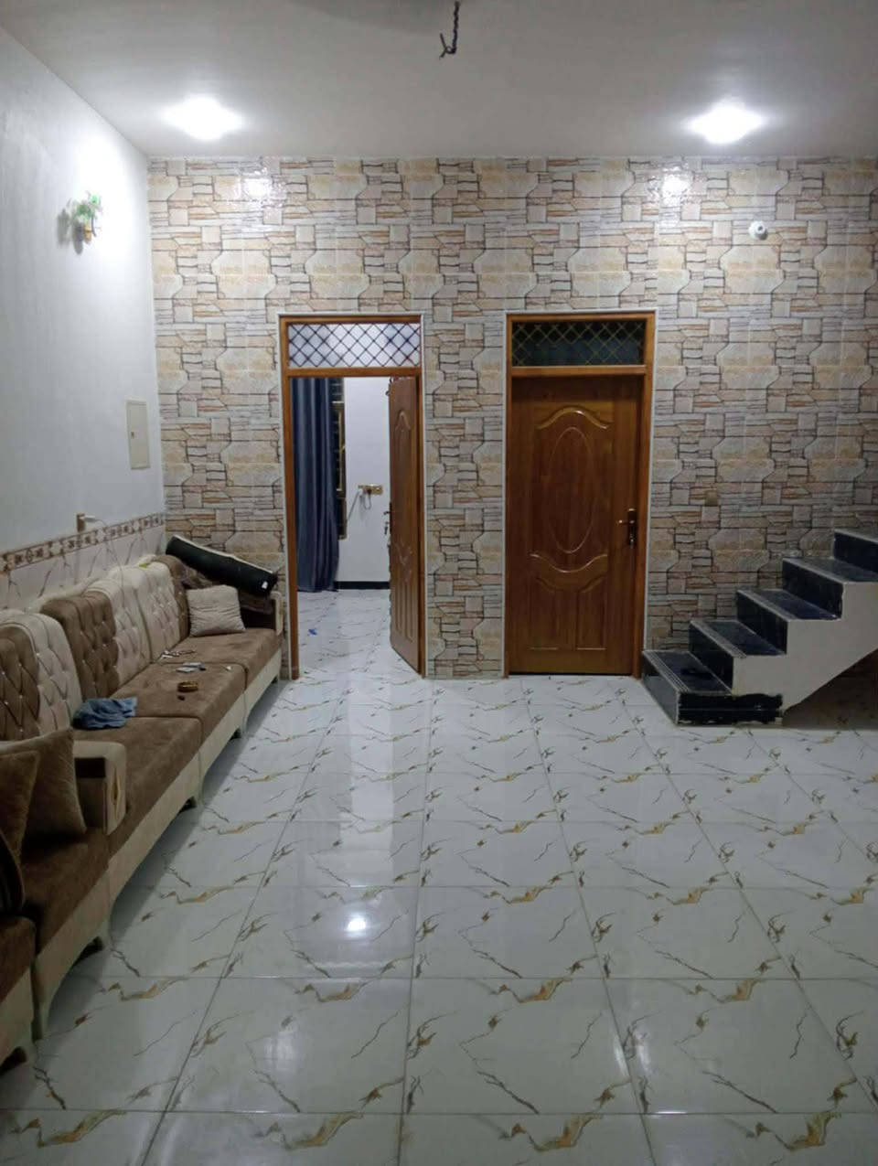 سلام عليكم يتوفر قطعة ارض للبيع المساحه 3الى 6دوانم طابو على شط ديوانية دغاره قرب صدر الدغاره ويتوفر بيت بيه جاهز وبستان الارض ***********
