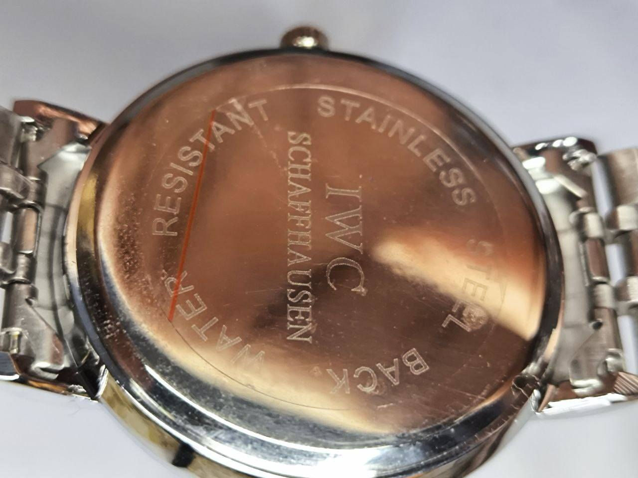 ساعة من ماركة IWC
تحفة فنية 
كلاسك
مكينة كوارتز 
ميناء حبري مميزة بأرقام لاتيني مزود بمنفذ تاريخ 
زجاج معدني ضد الخدش 
مقاومة ماء وغبار 
سير ستانلس ستيل 

⚠️ملاحظة متوفر قطعة واحدة فقط 

السعر :- 25 الف ع اول تم
للحجز والاستفسار يرجى مراسلة الصفحه


**إذا كنت صاحب هذا الإعلان وتريد حذفه لأي سبب، رجاءا أرسل رسالة إلى الدعم الفني**