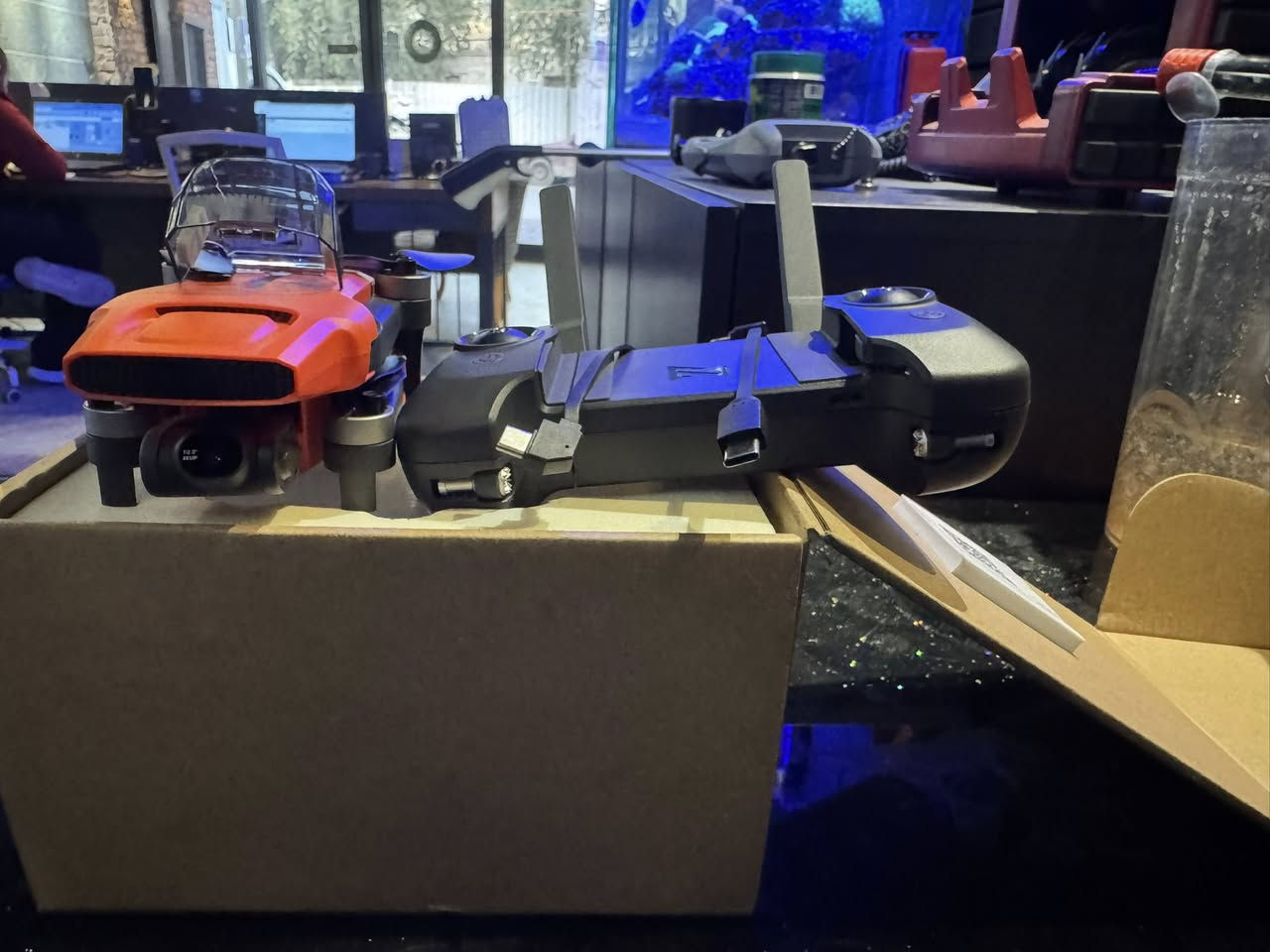 السلام عليكم
درون شاومي FIMI Mini3
ارتفاع 500m
مدى 7كيلو
تصوير 4k 60fps
الدرون جديده غير مستعمله فقط فحص 
مكاني بغداد اليحب يعر تفاصيل اكثر يتصل ع وتساب ***********
