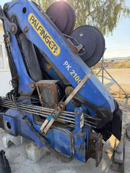 ٧طن ونص ريموت

٧سلايت ٦دهن سحب

رجلين دبل سلايت

سعره ١٦٥ ورقه

***********

***********

مكان الكرين كركوك مفرق شوان قرب مطعم ميديا
