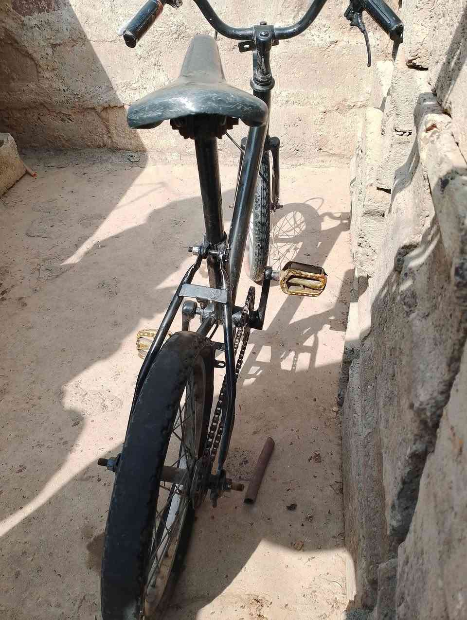 السلام عليكم
بيسكل للبيع السعر 25وبي مجال قليل 
(ملاحظة)
البيسكل يحتجلو تايرة
(خلفيه /  وراه)
البيسكل كامل يردلو بس تايرة
الشراي يجي خاص❤‍🔥❤‍🩹


**إذا كنت صاحب هذا الإعلان وتريد حذفه لأي سبب، رجاءا أرسل رسالة إلى الدعم الفني**