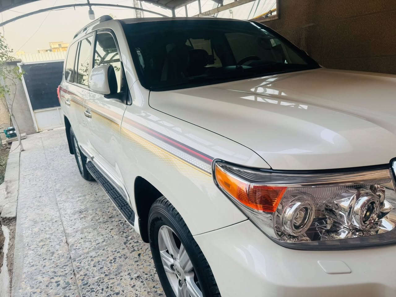 للبيع  لاندكروز
موديل 2015

سعر 33000$وبيه مجال بسيط
1داخل جلد اسود طلب خاص 
2 كراسي كهرباء 
3 تدفاءوتبريد كشنات
4نضام مثبت سرعه
٥حساسات اماميه وخلفيه
٦مري كهربائ شفط
ملاحظه المكين والكير مكفولاه
***********العنوان بغداد السيديه
