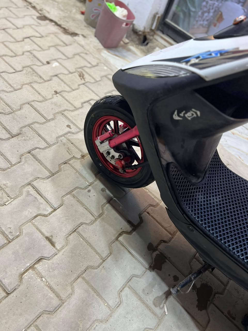 السلام عليكم
دراجه ماكس عدله للبيع بوشه 49 الدراجه مال رمبه جيب فيتر وافحص دراجه بيه هواي تزويد ومتعوب عليه مكاني الكوت للاتصال *********** واكو واتساب
