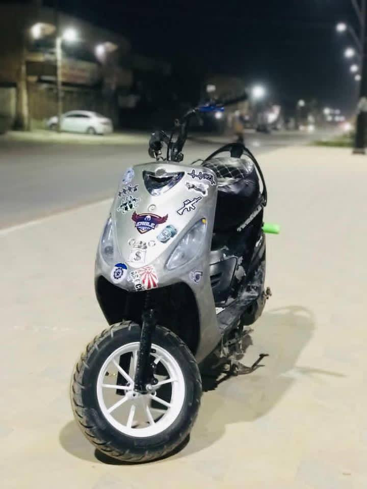 السلام عليكم للبيع ماكس منغولي بوشه 55 مستعجل ع بيعه سعر 425بيه مجال  بيه  تزويد خارجي شيال رياضي قبق فلاوين ستاند وياله نجمه رباط رياضي شلعه ومعدل فول نكره بكل وكت  رقم ***********
