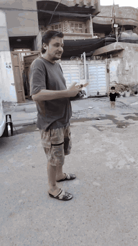 سلام عليكم
درون مثل ما موضوح بالفيديو مستخدمة تقريبا مرتين فقط اشتريتها للونسة جوستك شاشة كاميرا بيها فلاش كافة ملحقاتها بطاريتين كيبل شحن ريش إضافية
سعرها ١٢٠ الف مكاني بغداد منطقة العبيدي حي الرئاسة
ماعندي توصيل
***********
