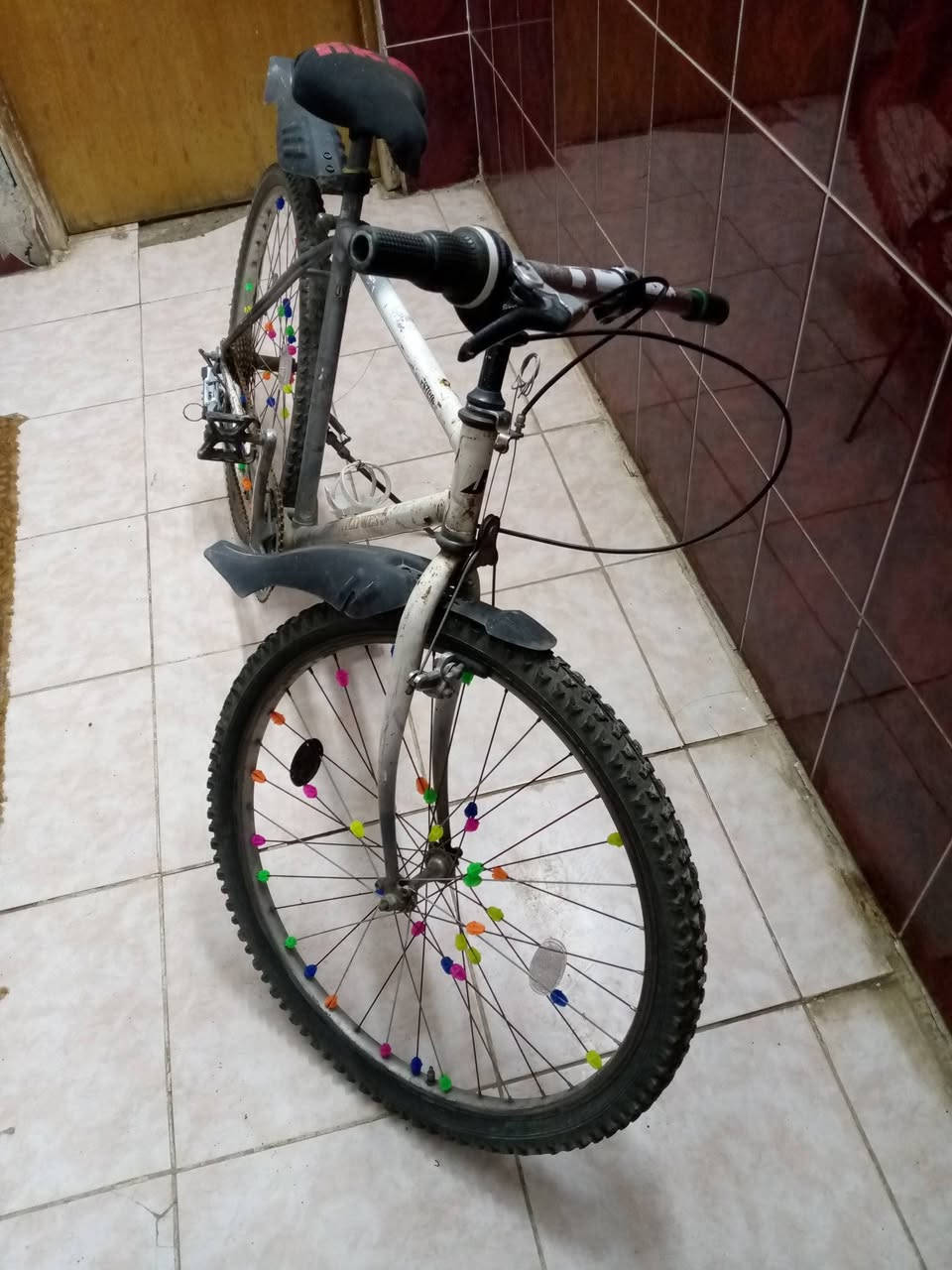 السلام عليكم ورحمه الله وبركاته
متاح بايسكل للبيع شغال بس سطاب ورى مابي گير شغال السعر 85 وبي مجال المكان الموصل قضاء تلكيف المراسلة خاص او الاتصال على الرقم التالي ***********
