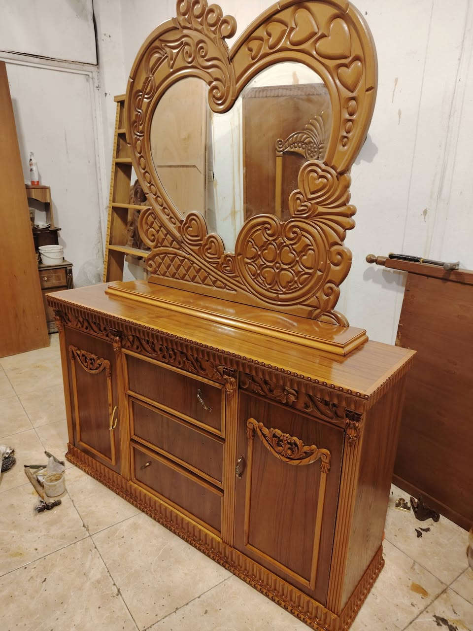 السلام عليكم✋🌹
عرض خاص بس 115 الف 🔒
توفر لدينا من جديد ميز تواليت شرط النظافة شغل ثقيل درجة اولى توصي 5ملم  شغل زان فول نظافه💯💯
للاستفسار وتساب *********** مباشر🇮🇶 ***********💯
ومستعدون لشراء الغرف النوم المستعمله و الكناتير ✌️
