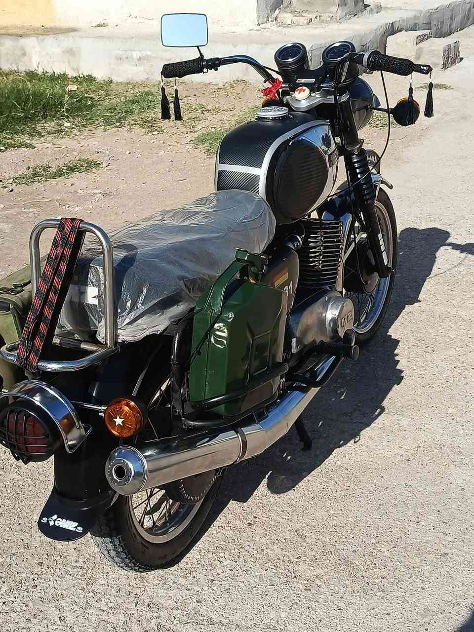 السلام عليكم دراجه mz1981 محرك قمبوره لحيم بل خشم وصوب واحد جوه الكشن ضفيره جديده كصه 5 هستوه مجفته صالنصه عسكرعية العوجه دراجه نقص برغي ما بيه متخسر عليه شي الله وكيلك كله جديده  
واذا اكو مرواس باماطور نضيف ليريده يتفضل خاص تحياتي للجنايه...


**إذا كنت صاحب هذا الإعلان وتريد حذفه لأي سبب، رجاءا أرسل رسالة إلى الدعم الفني**