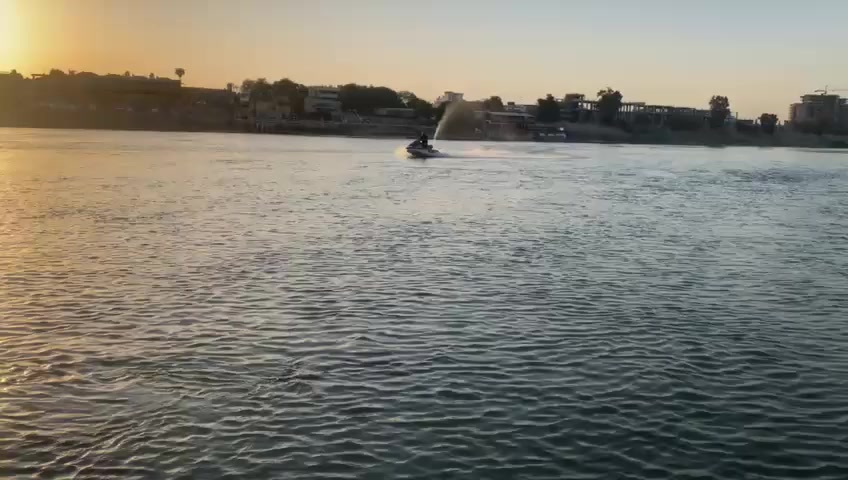 سلام عليكم جت اسكي ياماها 700 نفرين جدا نظيف سعر 12$ مع عربانه ***********
