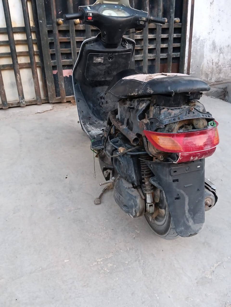 السلام عليكم
دراجه فراشه شغاله  للبيع 
محرك نضيف نقصها كفرات سعر 175 او بيها مجال مكاني الحله ***********
