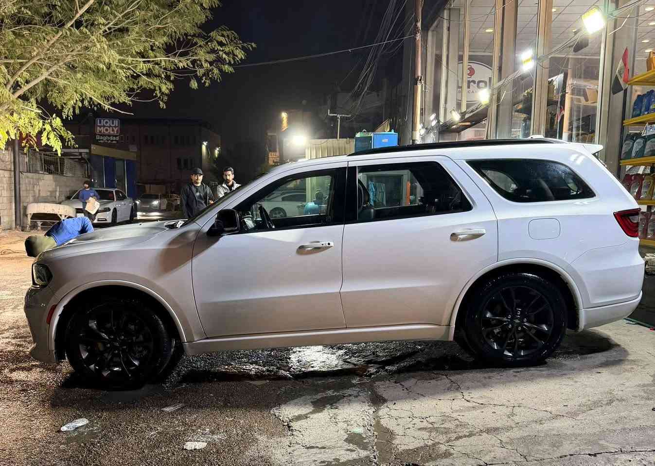 دورنكو RT ماكس للبيع 🔥
الموديل: 2021
المسافة: 93 ألف كم فقط

المواصفات:
✅ فول المواصفات
✅ نظام النقطة العمياء
✅ رادار أمامي
✅ فتحة سقف
✅ كشنات تبريد وتدفئة
✅ داخلية ملكي دوشمة أحمر مميزة

التعديلات والحالة:
🔧 جاملغ  وبنيد مبدل
🔧 جاملغ عكس السايق مفتوح (تعديل بارد وراجع)
🎨 باب عكس السايق بيه صبغ خفيف جداً بسبب خدش نقل فقط

⚙️ برمجة مصطفى إيكل – أداء عالي واستجابة ممتازة

السيارة نظيفة وجاهزة للاستخدام، فحصها مرحب به.
للجادين فقط، السعر قابل للنقاش مكان السياره بغداد . 
السعر 270 ورقه 

هـ  : ***********
هـ : ‭0770 555 0984‬
