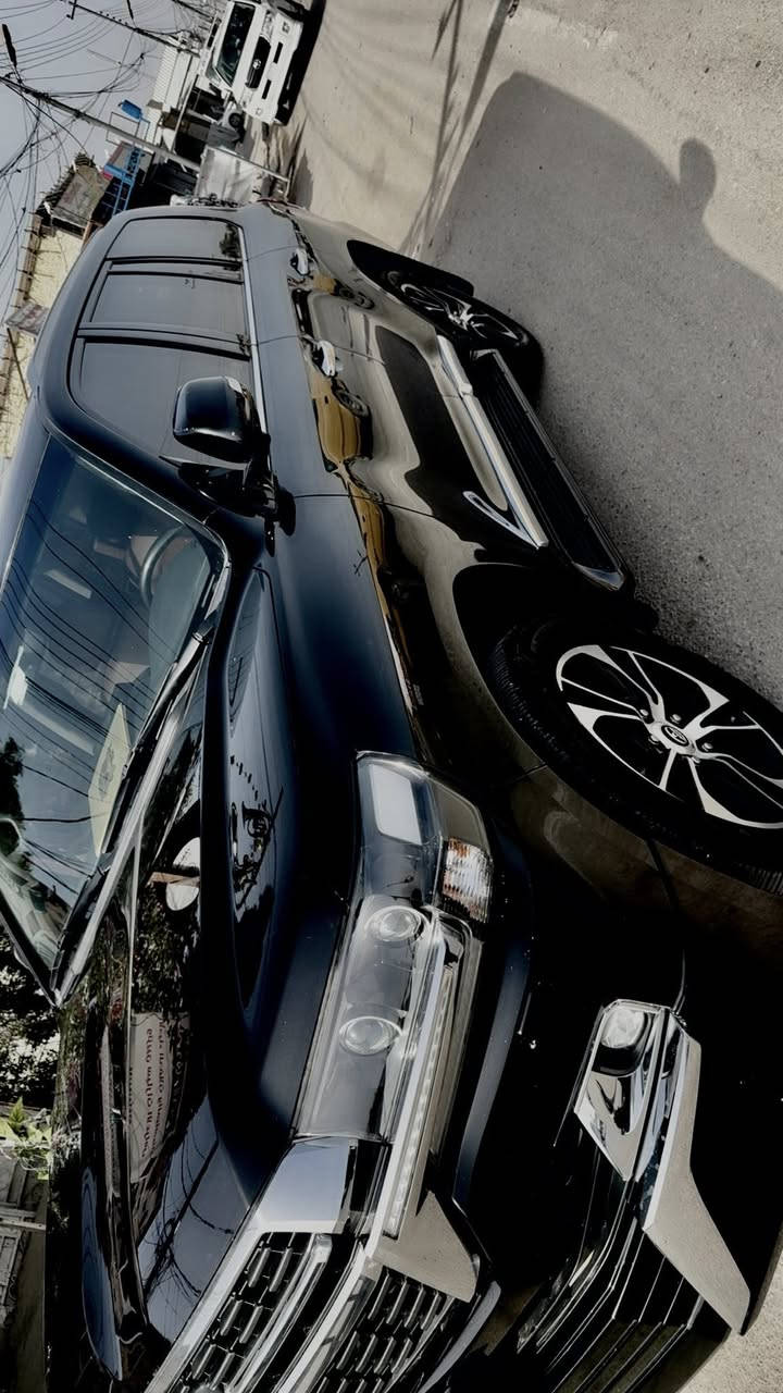 لاندكروز gxr موديل 21 كراند تورنك اللون اسود بغداد 
الموصفات 
اربع بصمات ابواب 
كامرا 
فتحه سقف 
طفايه 
3 شاشات 
صندوق كهرباء 
جاد قرميدي اصل 
ثلاجه 
جيكات لكزز 
زينون اصل 
تشغيل عن بعد
والباقي موصفات الاندكروز المعروفه 
السياره جدا نضيفه ومغلفه بلكامل ppf مكان السياره بغداد الدوره 
السعر 550 وبيها مجال حك الجيه 
***********
