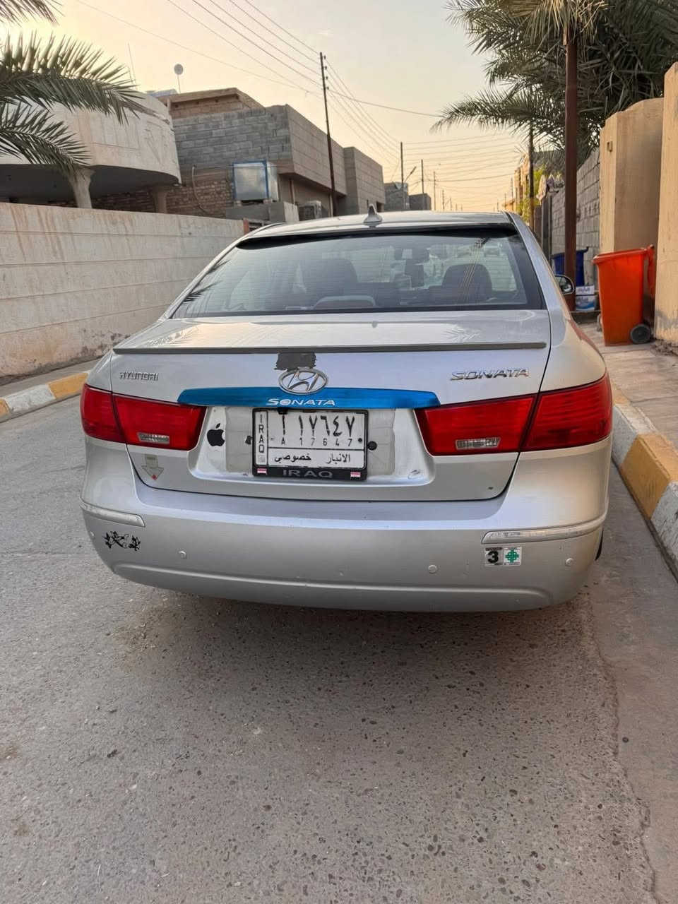 للبيع سوناتا 2009 للبيع 
وارد امريكي كليين 
محرك 2400 فوول مواصفات
 قطرة صبغ مابيها عدى شباك الدعاميه الاماميه ورصعات صغيره كير محرك كفاله ماناقصها شي شغل وامشي مكان السياره بغداد والانبار السعر 123 ورقه وبيها مجال قليل للشراي
للتواصل ***********
