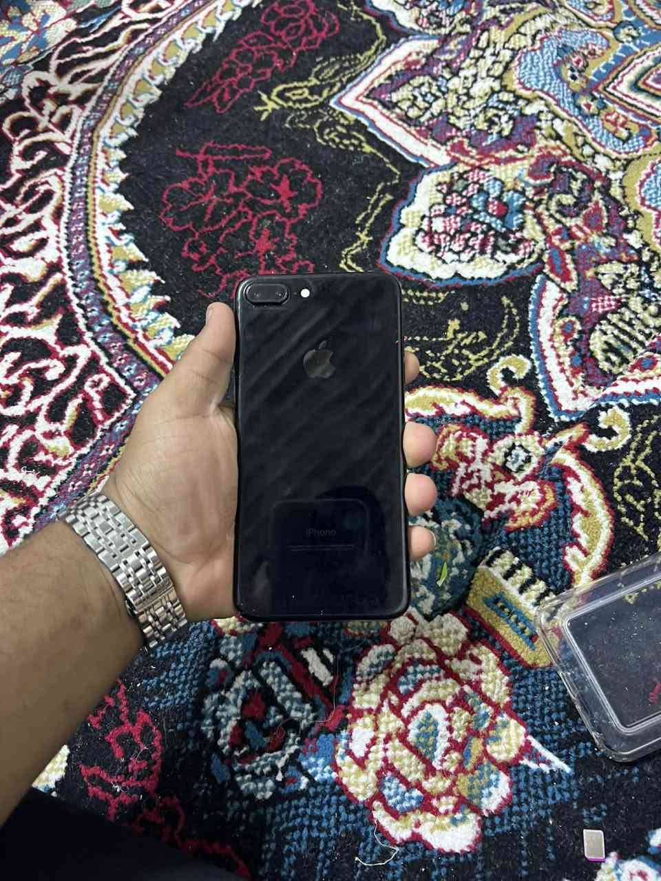 السلام عليكم ايفون 7 بلاص للبيع او مراوس 128كيكه جهاز شخط مابيه بصمه شغال حيل حلو ***********
