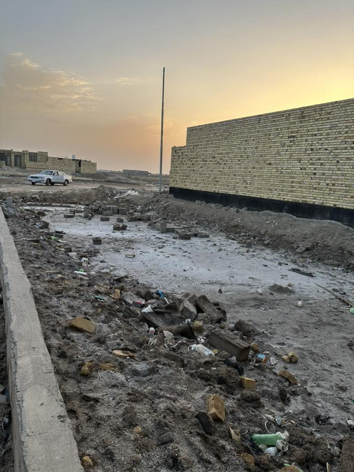 سلام عليكم قطعه زراعي200 متر كافة الخدمات سوق الشيوخ حي الحسين قرب السيطره المدخل المكان جيد ومرغوب بالبناء السعر 10 
***********
