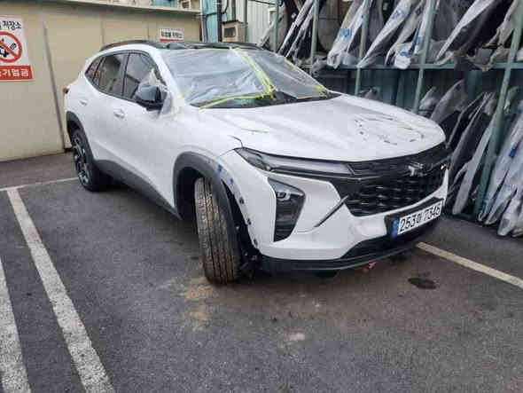 سلام عليكم تراكس 24 سياره اقتصاديه Rs  
رادار امامي 
رادار خلفي جوانب 
فول عده الفتحه
يرباكات سليمه
ماشيه50
سياره راجعه بارد
رقم بغداد بسمي
سعرها140$ وموضح حادثها بلصور 
‭0773 558 6885‬
