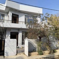 رابرين شارع ملتي مول • ٢٠٠م • مؤثث