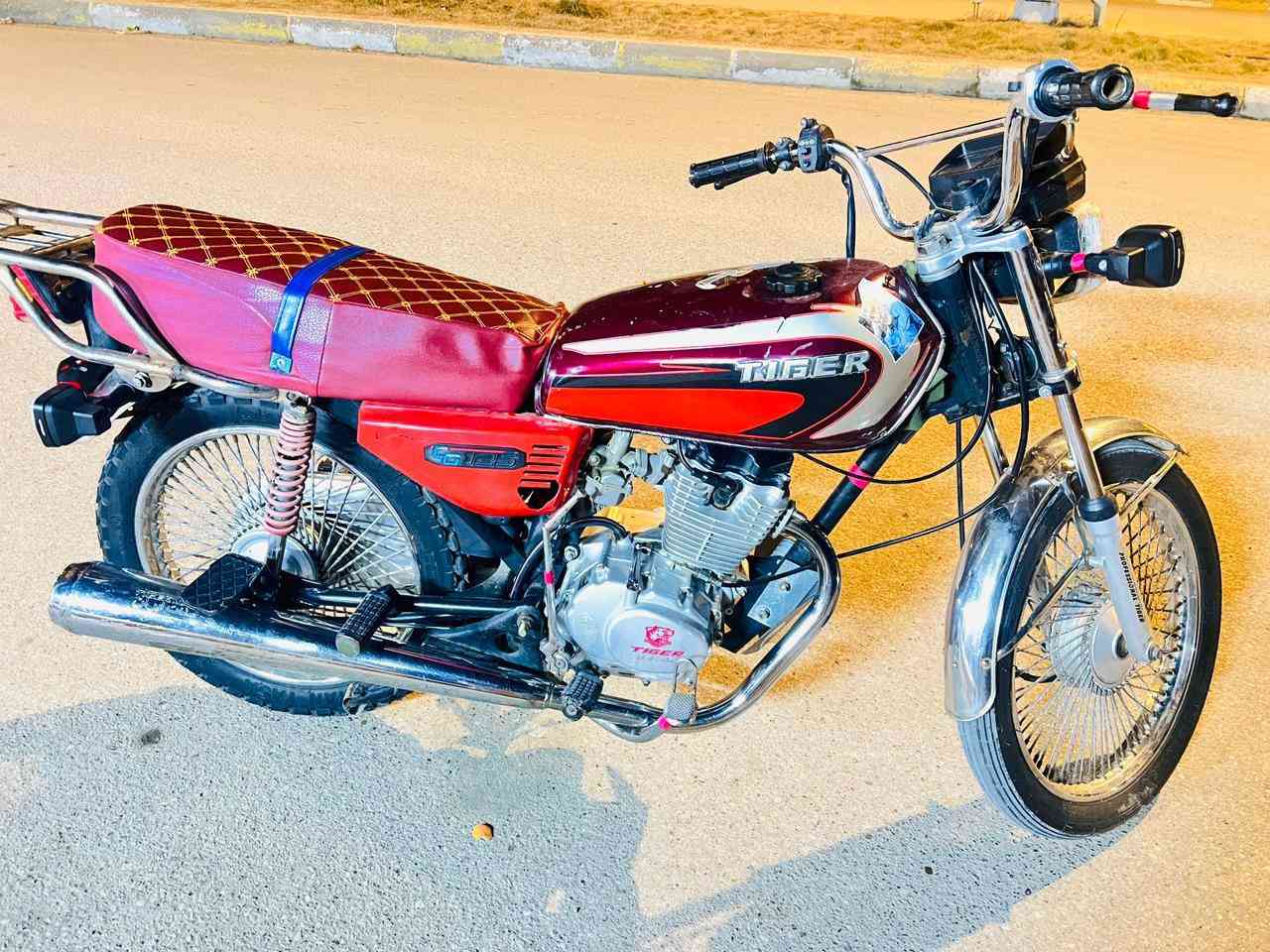 دراجة اربعه كير تايكر موديل عشرين كلشي شغال أوراق كامله مكان حفريه سعر 500 وبيها مجال الخاص مفتوح وهاذة رقمي ***********
