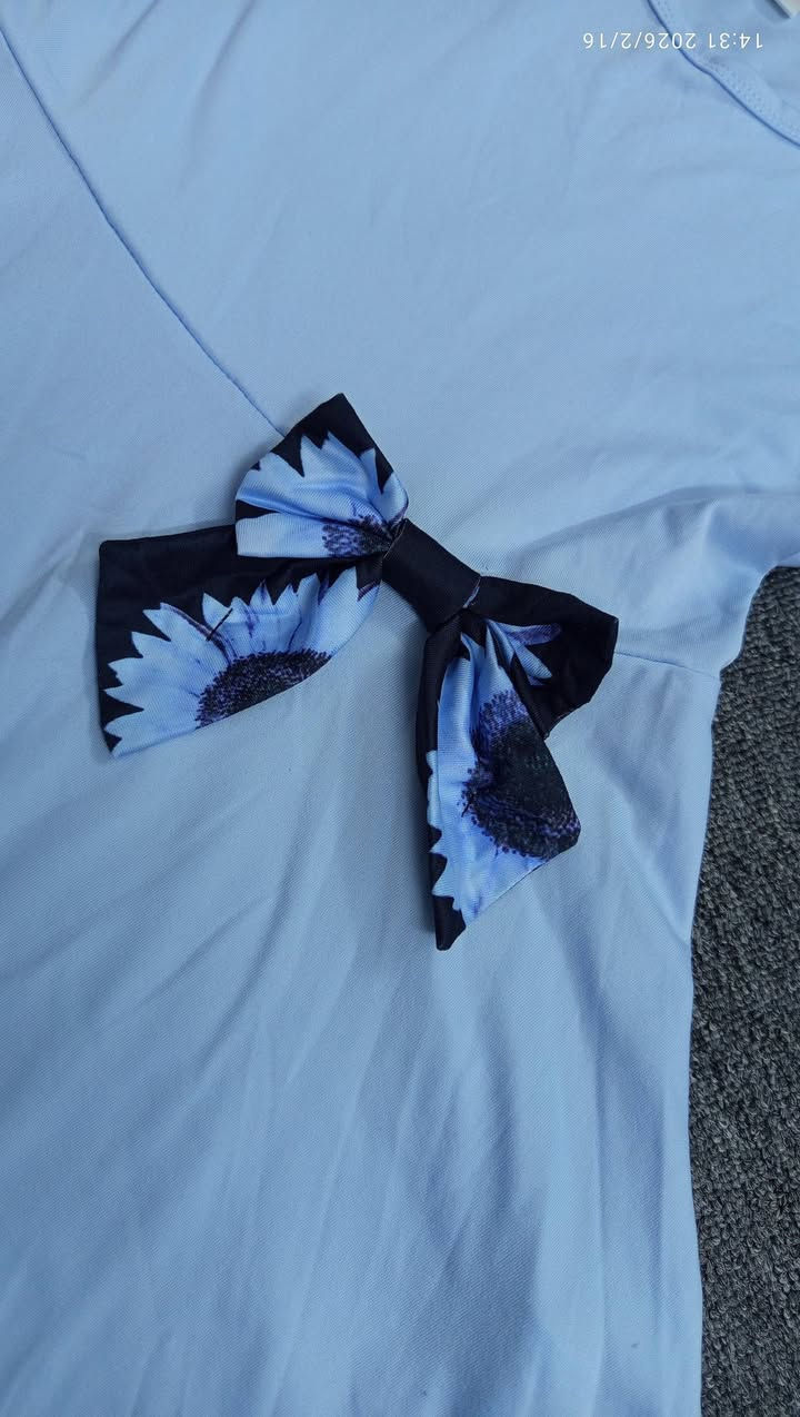 فستان بناتي يلبس عمر 5/6سنوات 🧨 
السعر ب3وبسسس


**إذا كنت صاحب هذا الإعلان وتريد حذفه لأي سبب، رجاءا أرسل رسالة إلى الدعم الفني**