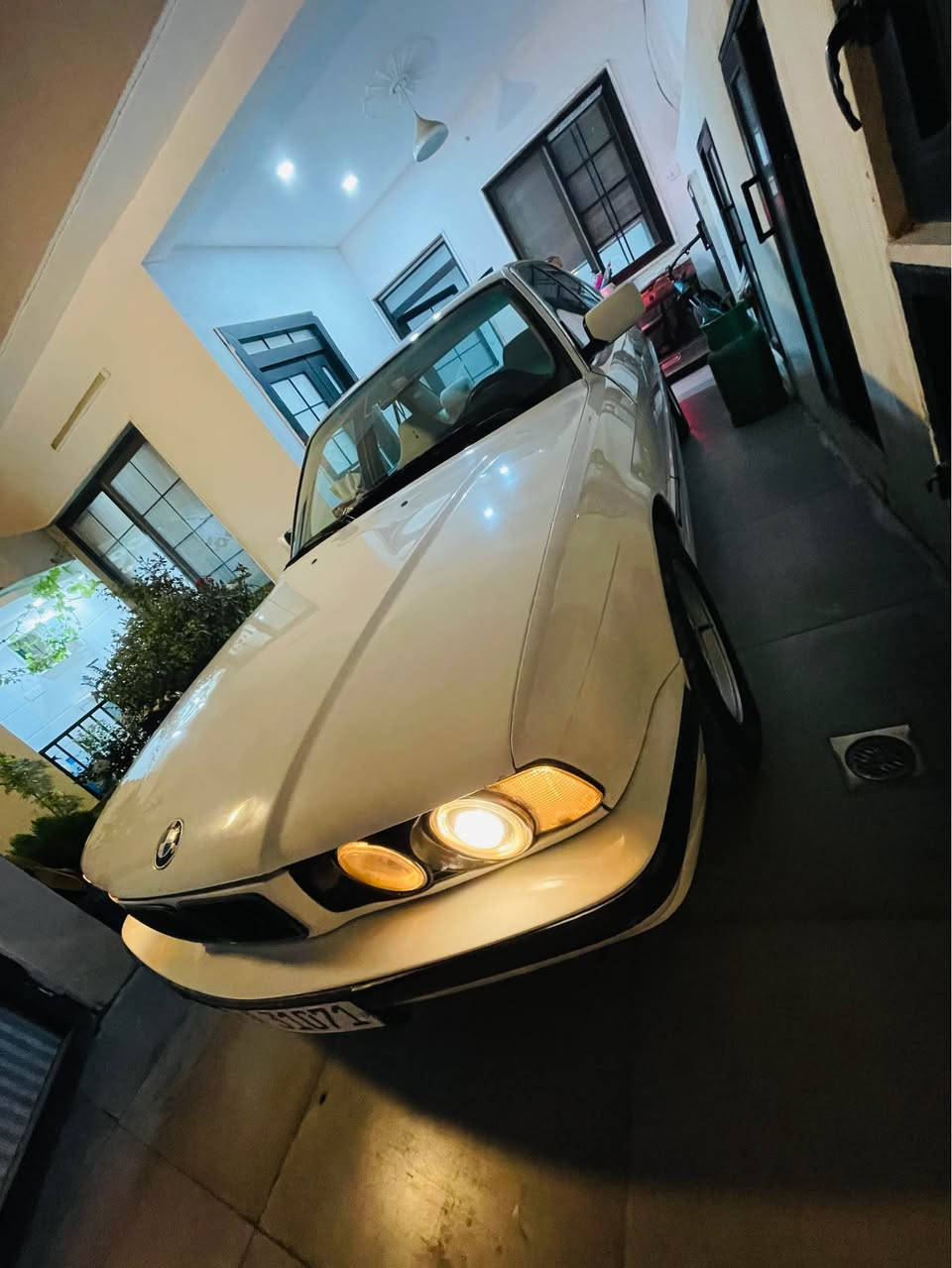 ‎بى ام ٥٢٥ توماتيك سلايد بى سبوغ كرايته پيش گه وره بسته ك معجونى هه يه سه ر چاملغى پشته وه***********‎ أربيل, العراق
