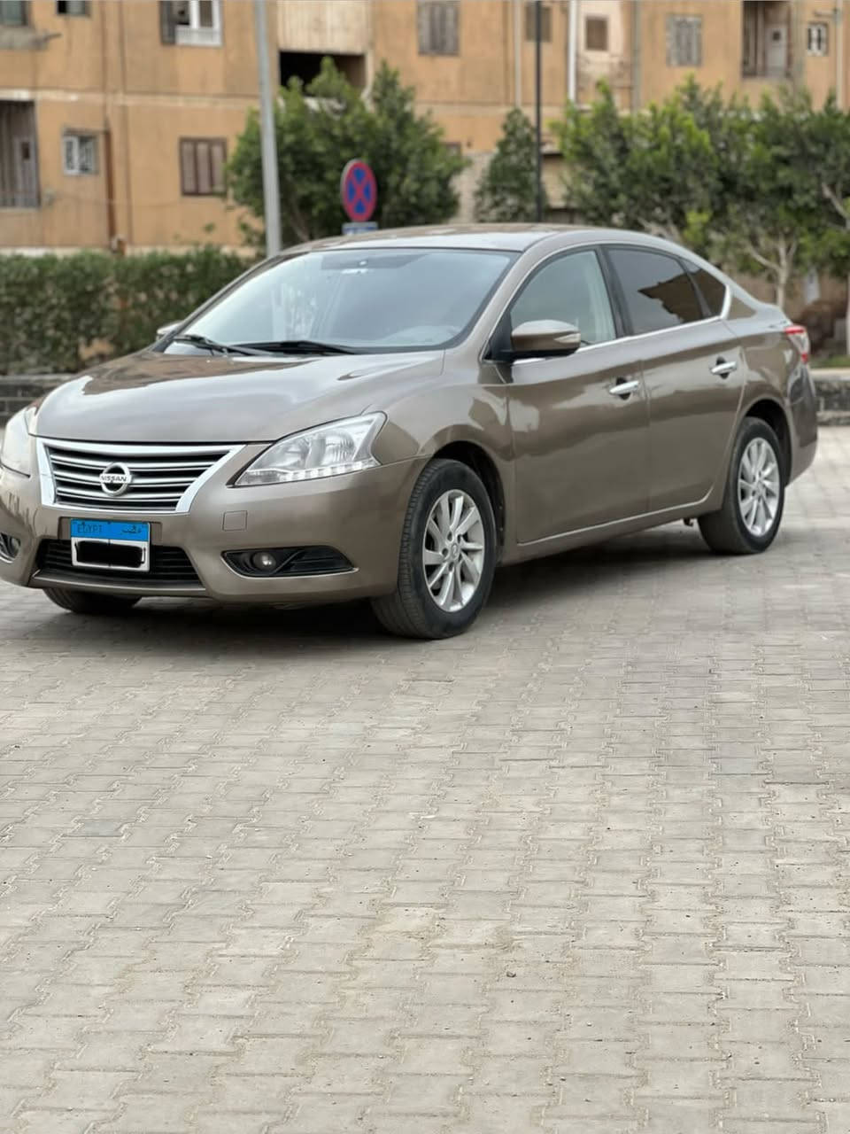 بسم الله توكلت على الله 🤍 

🚘 نيسان سنترا 2019 – توب لاين 

مش كل سنترا في السوق نفس المستوى

في عربيات بتتقيّم بسعرها، وعربيات بتتقيّم بحالتها 👌

━━━━━━━━━━━━━━━━━━

✔️ موديل 2019
✔️ توب لاين
✔️ لون برونزي مميز
✔️ فابريكة بالكامل (رشة حزام نظافة)
✔️ عداد 110,000 كم
✔️ صيانات منتظمة من الزيرو
✔️ رخصة سنة ونصف
✔️ مرور القاهرة

━━━━━━━━━━━━━━━━━━

✔️ بصمة داخلية وخارجية
✔️ شاشة تاتش + كاميرا خلفية
✔️ Apple CarPlay
✔️ جنوط سبور
✔️ تارة مالتي فانكشن
✔️ ليدات أمامية وخلفية
✔️ فوجات

━━━━━━━━━━━━━━━━━━

✔️ فرش جلد
✔️ أرضية جلد

━━━━━━━━━━━━━━━━━━

📍 المعاينة: مدينة نصر 

📲 للتواصل:
☎️ 01037869735
☎️ 01283312825


**إذا كنت صاحب هذا الإعلان وتريد حذفه لأي سبب، رجاءا أرسل رسالة إلى الدعم الفني**