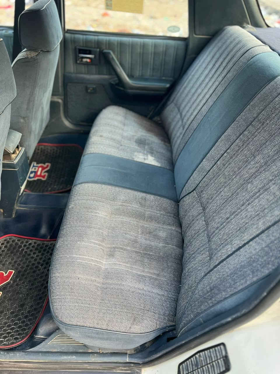 سلام عليكم سياره اولدز موديل(1990) رقم نكليزي بغداد باسمي سياره قطره صبغ مابيه مكينه وكير وصدر جدد كهربائيات كله شغاله  مكينه بلاد والسيارة كلها بلاديه السعر$(31) الهاتف(***********) مكاني بغداد مدينه الصدر
