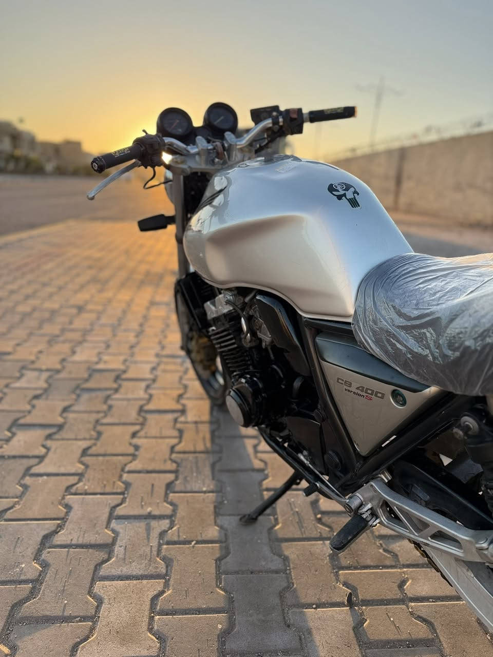 سلام عليكم
بطح سيبي فور جيل اول نضيفه ومرتبه عليهه ادامه كامله وماناقصه شي سعر لدراجه ١٣ ورقه مكاني ميسان العماره وشراي يتصل وبي خير ويدلل ***********
