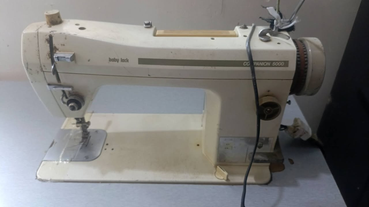 مكينه رجاليه للبيع شغاله هيه ول ميز اي نقص مابيها عوزها بس دهن السعر 175 وبيها مجال للشراي فقط مكاني نجف كوفة شارع المعمل رقم الهاتف(***********) غير متواجد علفيس
