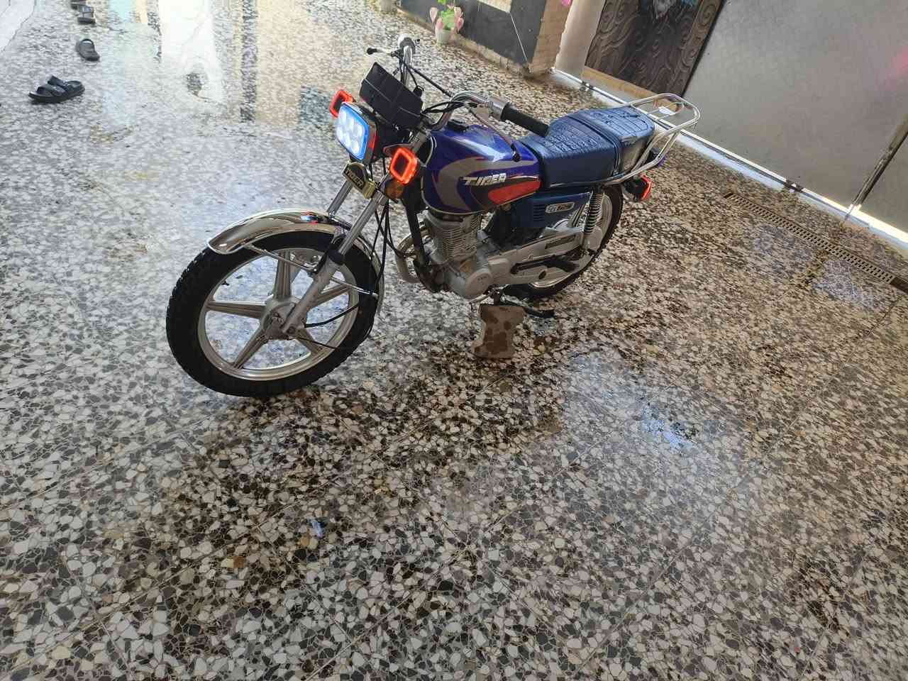 يالله سلام عليكم دراجه اربعه كير موديل 2021 دراجه خير من الله مكينه مامفتوحه لا تنقيص ولا تبخير كهربائيات كلها شغاله هندر واحد تشتغل مابيها اي نقص اوراق كاملة السعر 475 عنوان بغداد حي النصر ***********
