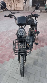 بيسكل شحن للبيع كامل نقصه بطاريات واير بريك السعر١٥٠وبي مجال ٠٧٨١٥٠٣٣٥...