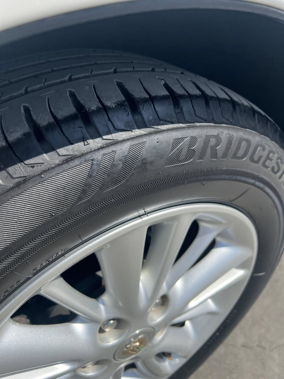 شاهینە 2006 70KM 📦بەسمە ڕەساسی  مەکینە بچووک گێر گەورە تازە داخل کامل مەسروف کراوە ناوەوە و دەرەوەی شوشەی لۆۆکە سفرە سەیارەکە نە چاڵو نە شوختی هیچ نیە تەبریت و تەقە و ڕەقە و هەموو مەسروفێک بە شەرتی هەموو شتێک سەیارەکە نموونەی جوانییە 😴
***********☎️
