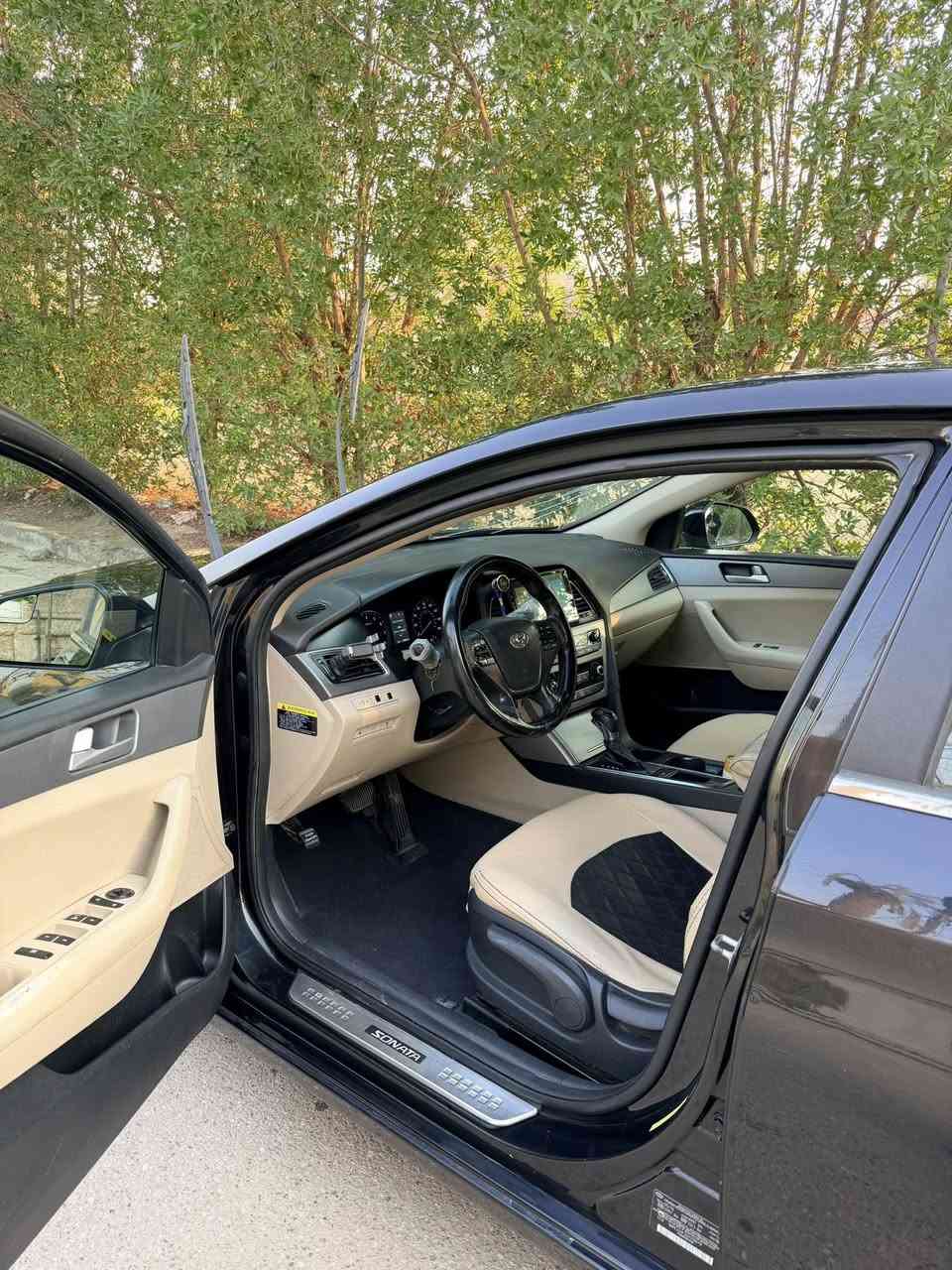 السلام عليكم
سوناتا 2016 وارد امريكي
محرك 2400 جيتي
مواصفات
عادية
3انظمه قياده
سبورت +نورمل+ اقتصادي
تحكات جهتين
شاشه اندرويداصليه
كامرا دواره
صدر خير من الله 
امامي + خلفي
تبريد + تدفئه شغال
حادثها موضح بالمنشور + سونار
على حادثها مال امريكا
السعر 122$بي مجال 
للتواصل
***********
