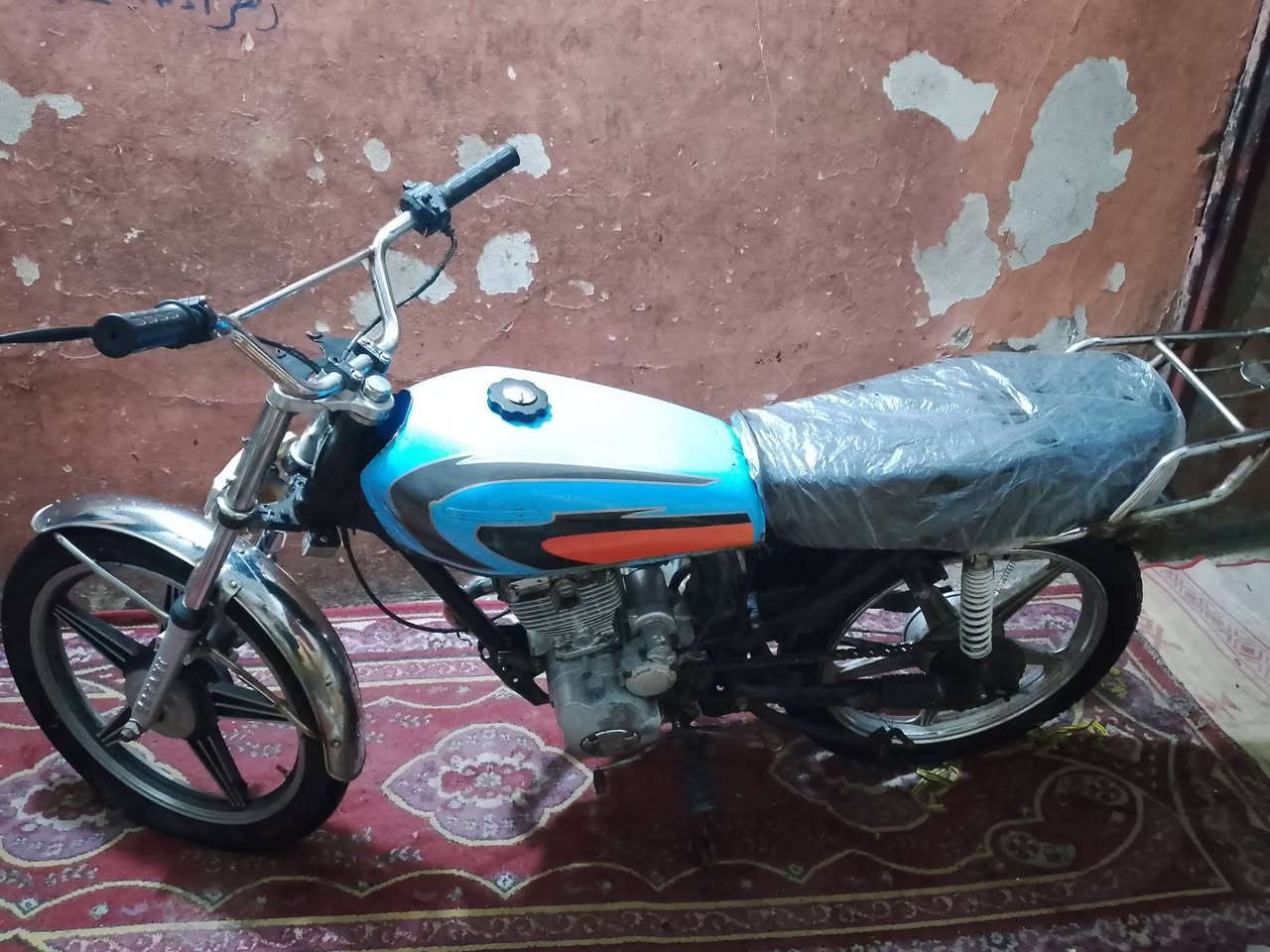 سلام عليكم دراجة سيفان خير من الله المكان مدينة الصدر 250 وبيها مجال ***********
