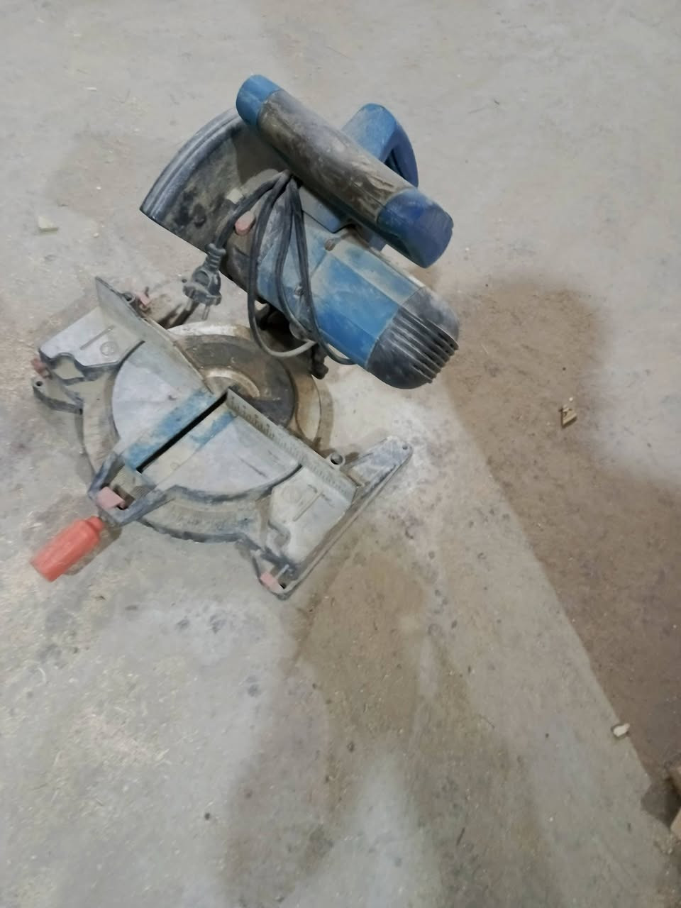 كتر نجاره لبيع السعر 130وبي مجال الشراي يتصل ***********مكاني حله شغال على فحص نقصه بي قاعده صينيه
