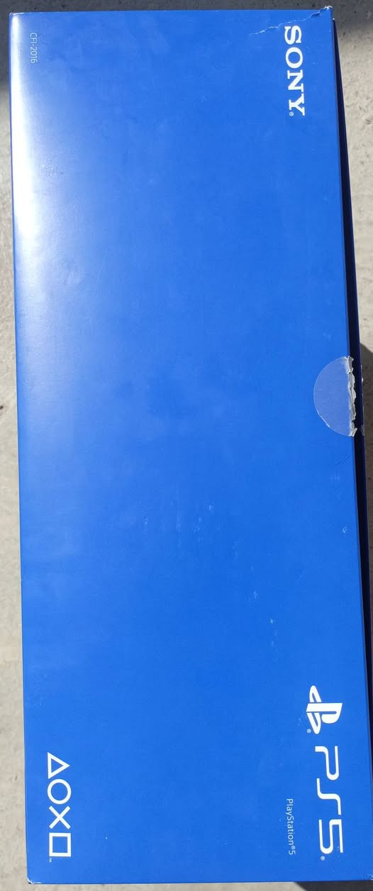 بليستيشن 5 جديد وبعده بالكارتون مستعمل ساعتين وبس شغلته ورجعته بالكارتون بدون استخدام ولا لاعبين  بي لو لعبة وغراضة كلهم على لفتهم وكاتلوكات كلها بجيسها والتواصل على هذا الرقم ***********
