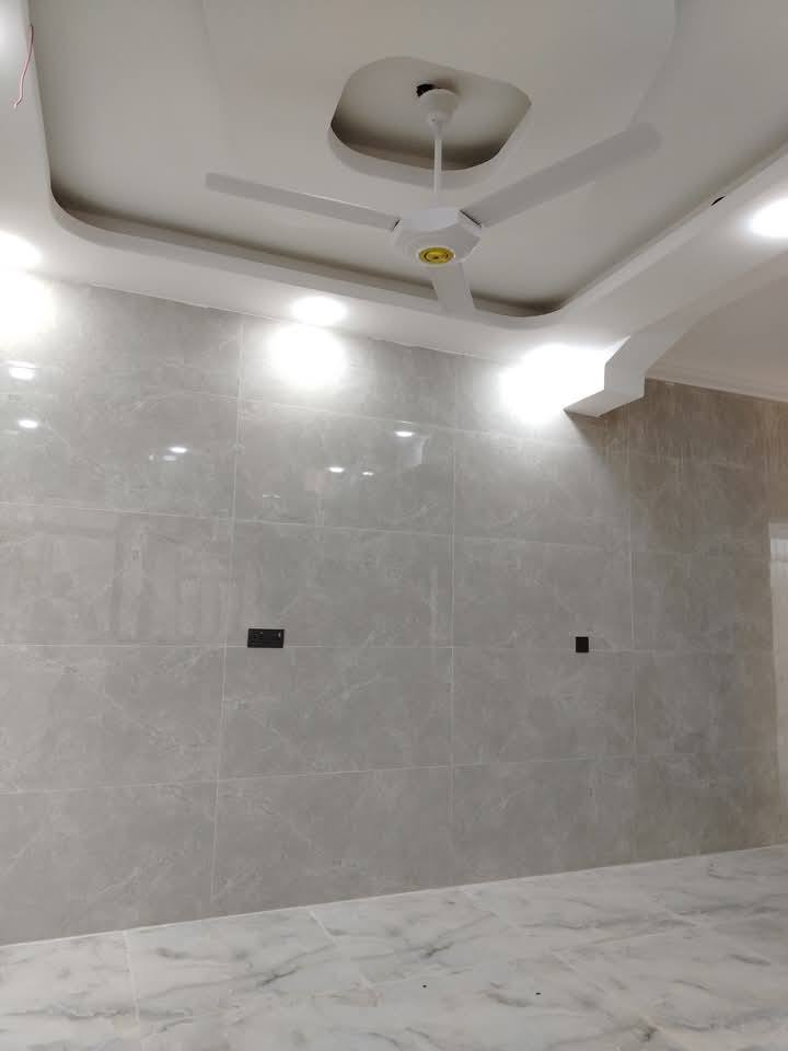 #مكتب_نيوهاوس_للعقار
بسعر ٢٢٠ مليون وبي مجال للتفاوض
مشتمل ١٠٠ م طابق ونص منطقة الديوان 
........
اعلان رقم ٣٦٨
........
للبيع بسعر ٢٢٠ وبي مجال للتفاوض
مشتمل ١٠٠ م طابق ونص مترمم ترميم شامل ٢٠٢٥
بسعر مناسب
واجهة ٥ نزال ٢٠
غرفتين نوم
مدخلين
في منطقة الديوان قرب ثانوية الاصيل
للاستفسار *********** متوفر واتس اب اتصال
مكتب نيو هاوس للعقار الكائن في
حي الجهاد الديوان مقابل الامانة قرب كوفي ركن الديوان
