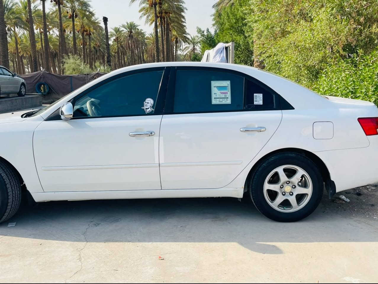 السلام عليكم سوناته موديل 2007 رقم بغداد انكليزي 
السياره جاهزه من كلشي مكينه وكير وحداديه وتبريد تخم تاير السياره بيه باب صبغ وخشم الجاملغ الامامي فقط مكان السياره بالحله ورديه خارج ***********
